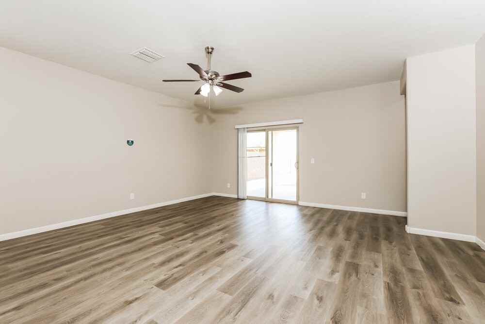 4216 S 82nd Ln - Photo 5 of 16