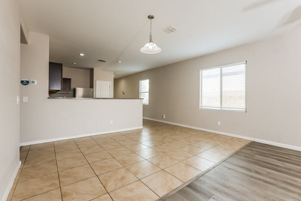 4216 S 82nd Ln - Photo 6 of 16