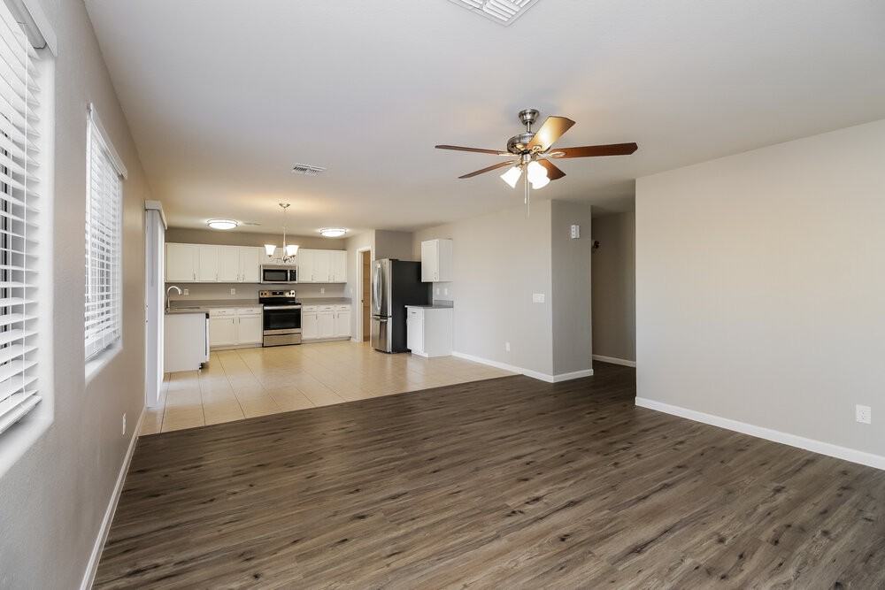 1836 E Silversmith Trl - Photo 6 of 17