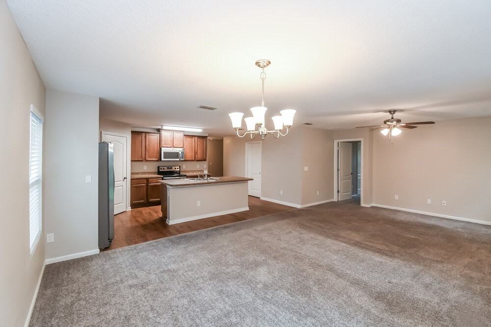 2236 Crystal Cove Dr - Photo 7 of 19