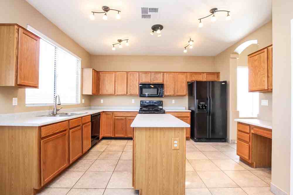 2575 S 159th Ave - Photo 3 of 14