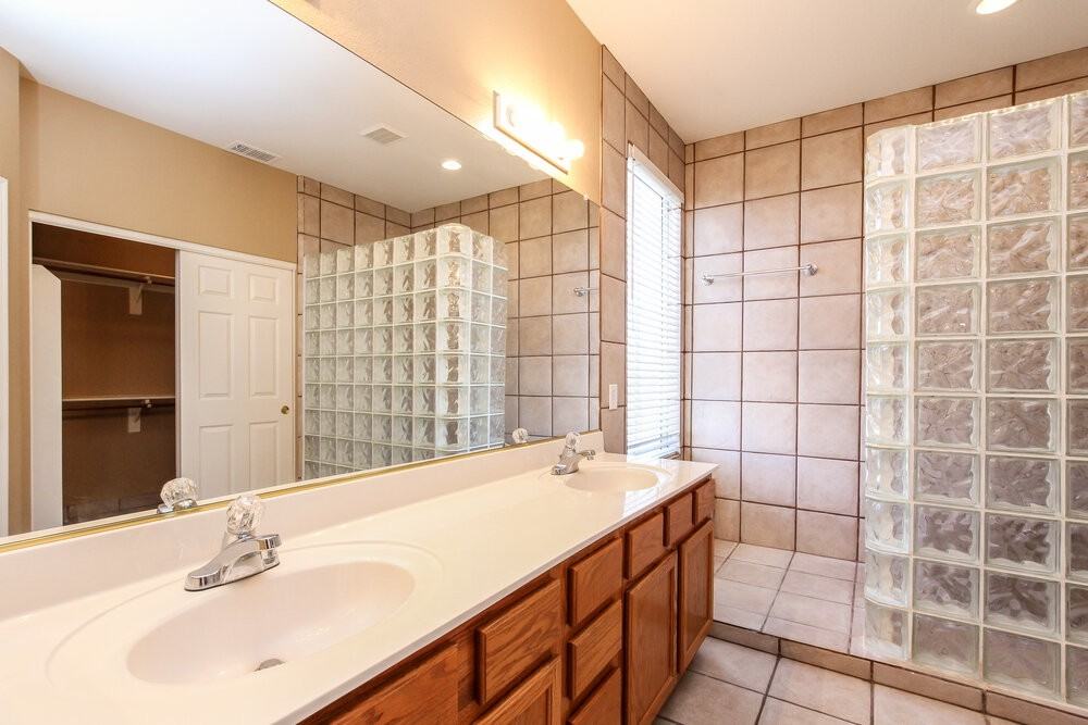 2575 S 159th Ave - Photo 7 of 14