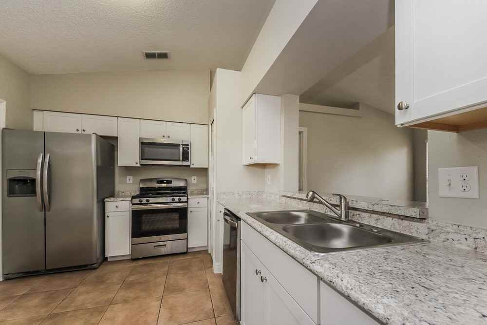 15225 Margaux Dr - Photo 7 of 15