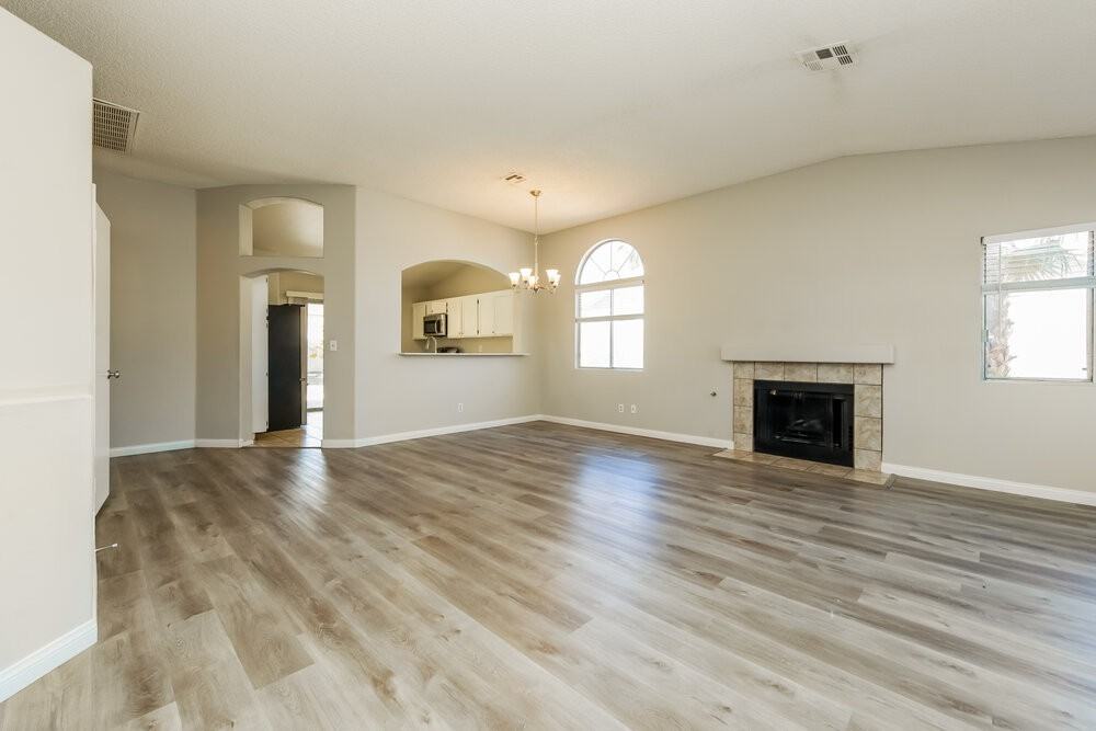 3401 W Red Coach Ave - Photo 3 of 16
