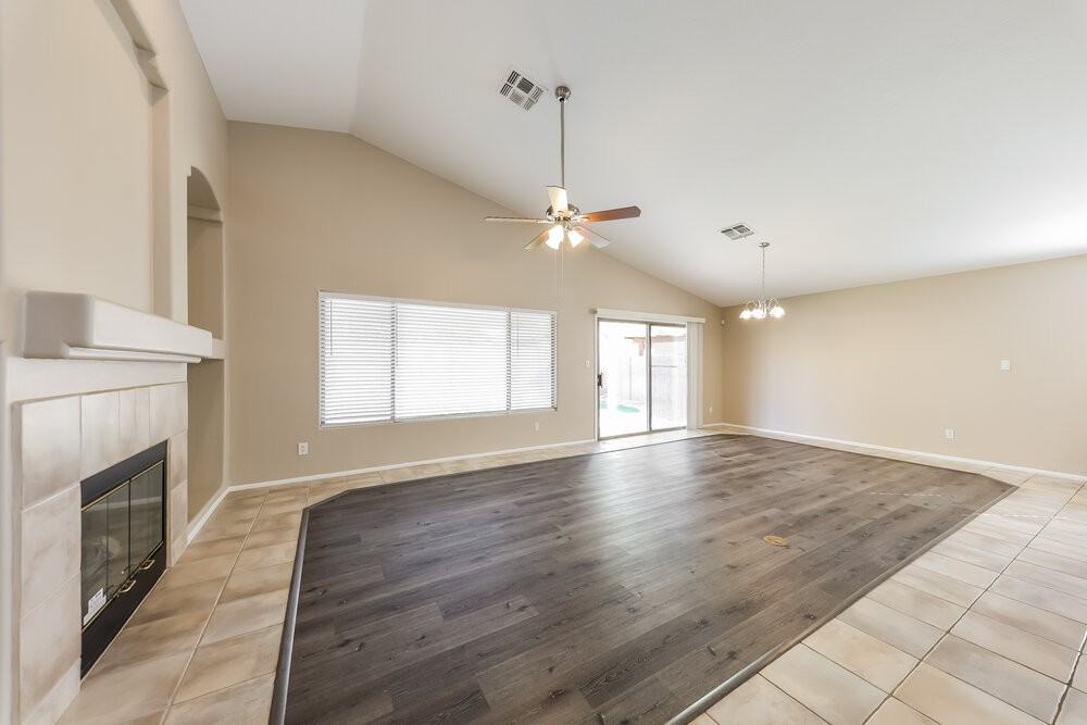 8748 W Salter Dr - Photo 3 of 16