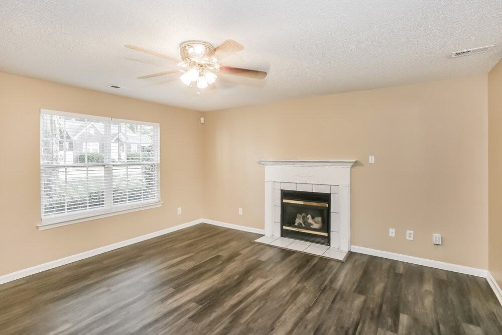 5900 Hewitt Dr - Photo 6 of 17