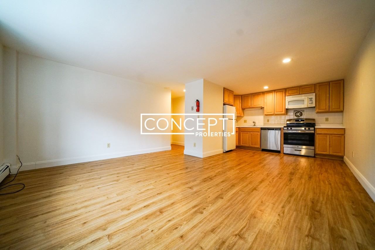 117 W Concord St #4 - Photo 2 of 15