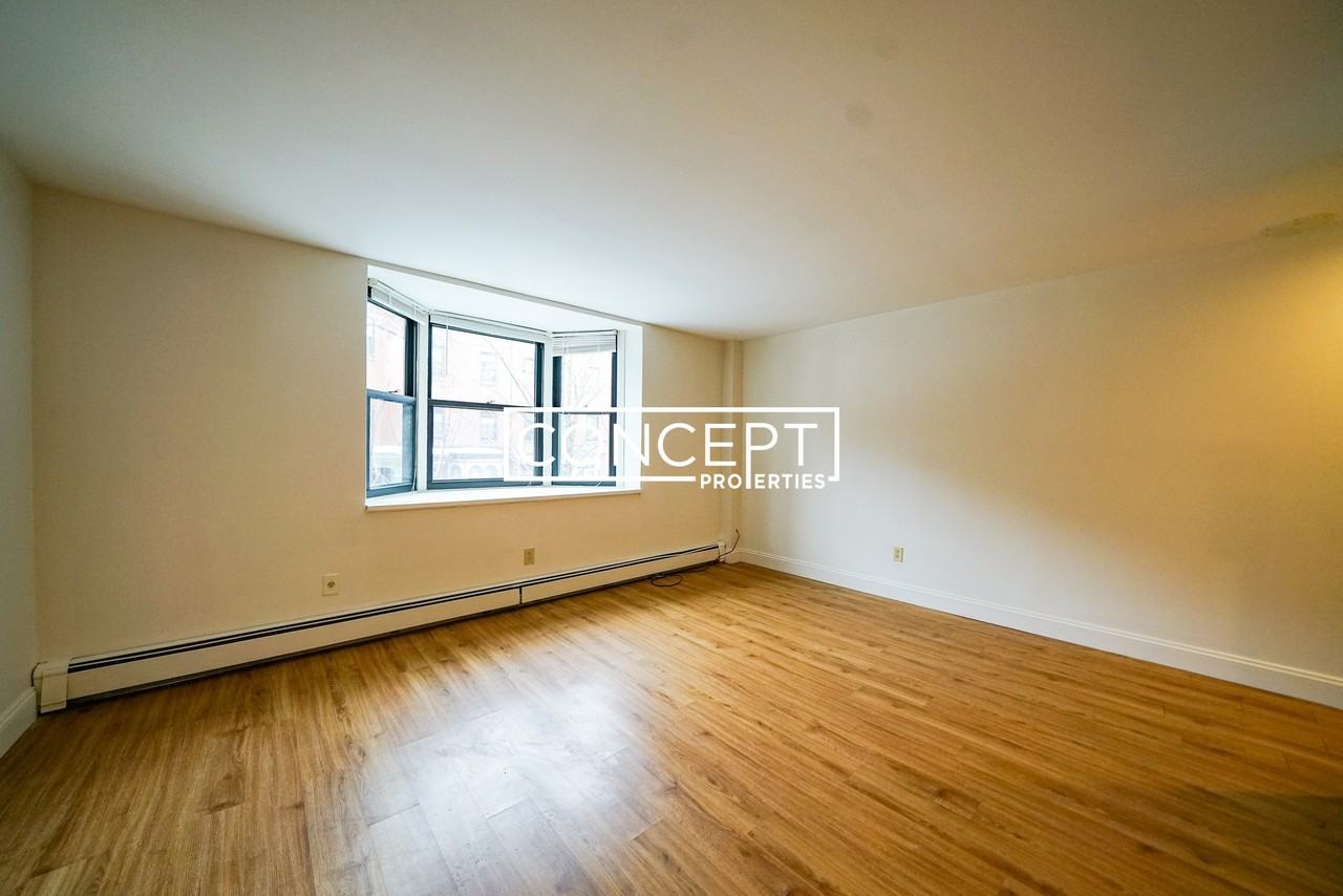 117 W Concord St #4 - Photo 4 of 15