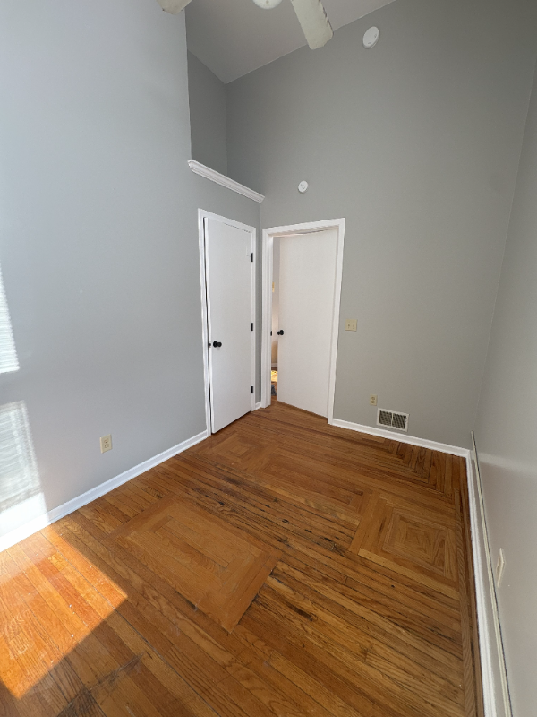 201 N Hamilton St #1 - Photo 4 of 11