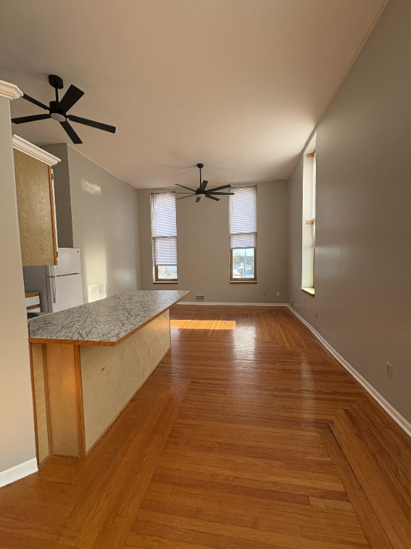 201 N Hamilton St #1 - Photo 5 of 11