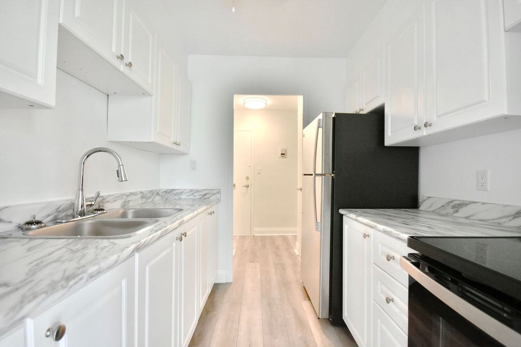 2 Grove Street East #41 - Photo 2 of 24