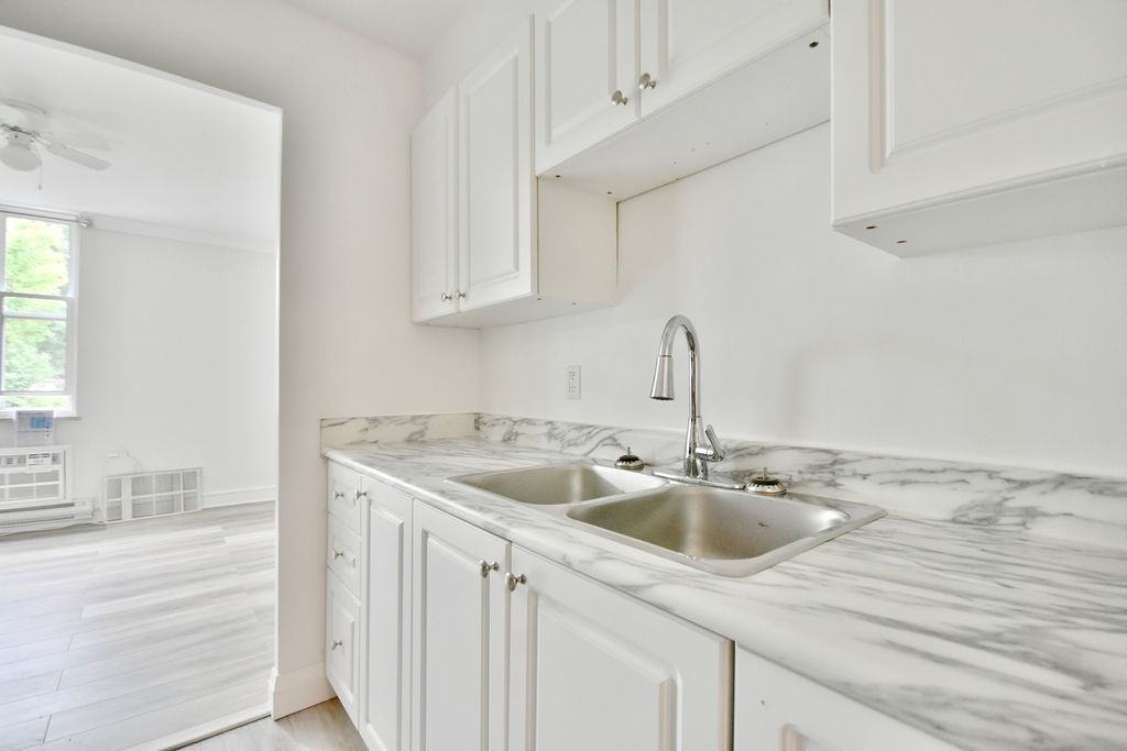 2 Grove Street East #41 - Photo 4 of 24