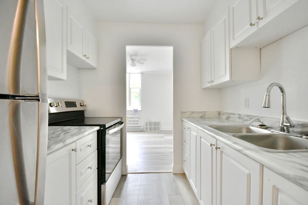 2 Grove Street East #41 - Photo 5 of 24