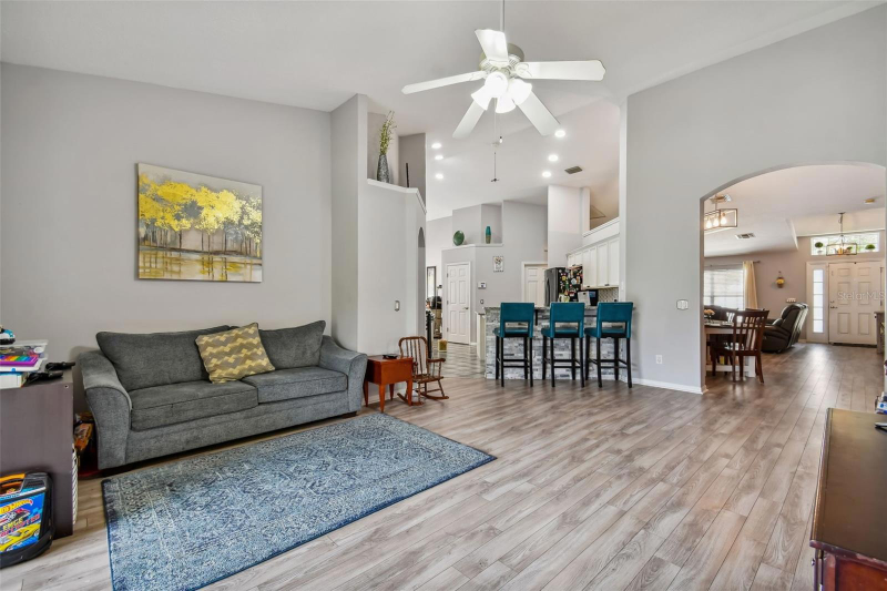 7124 Colonial Lake Dr - Photo 6 of 20