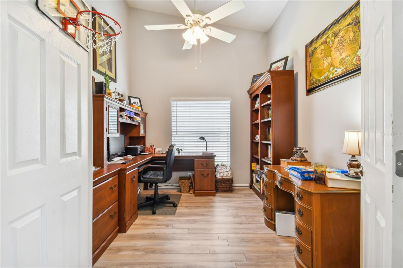 7124 Colonial Lake Dr - Photo 7 of 20