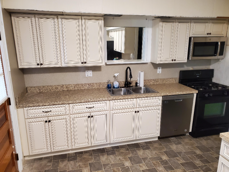 806 Ash St - Photo 2 of 13