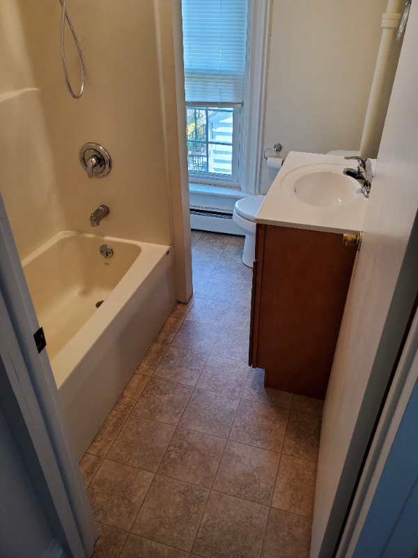 806 Ash St - Photo 4 of 13