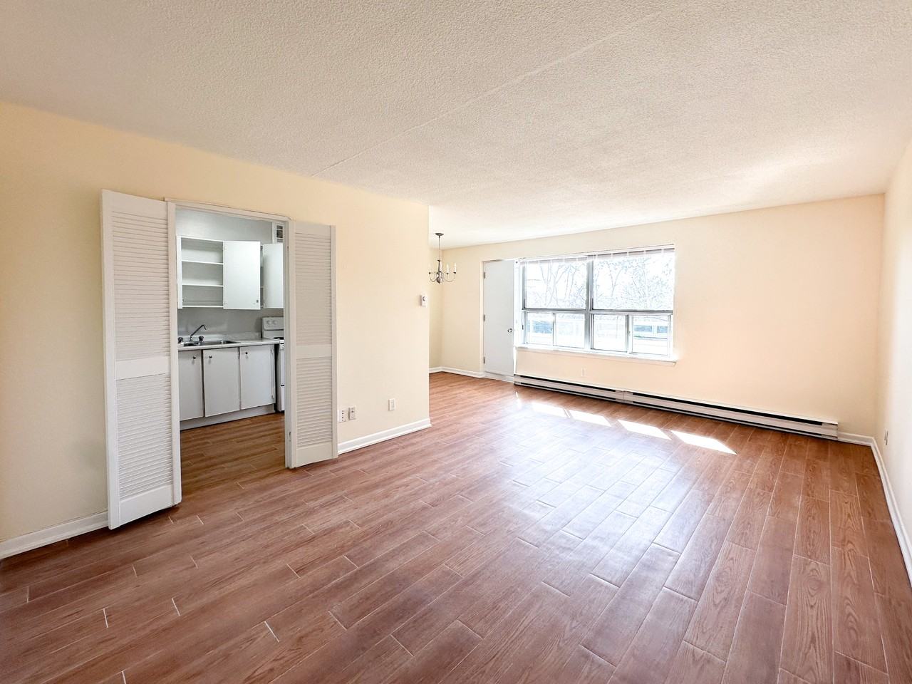 Reedaire Court Apartments - Photo 5 of 27