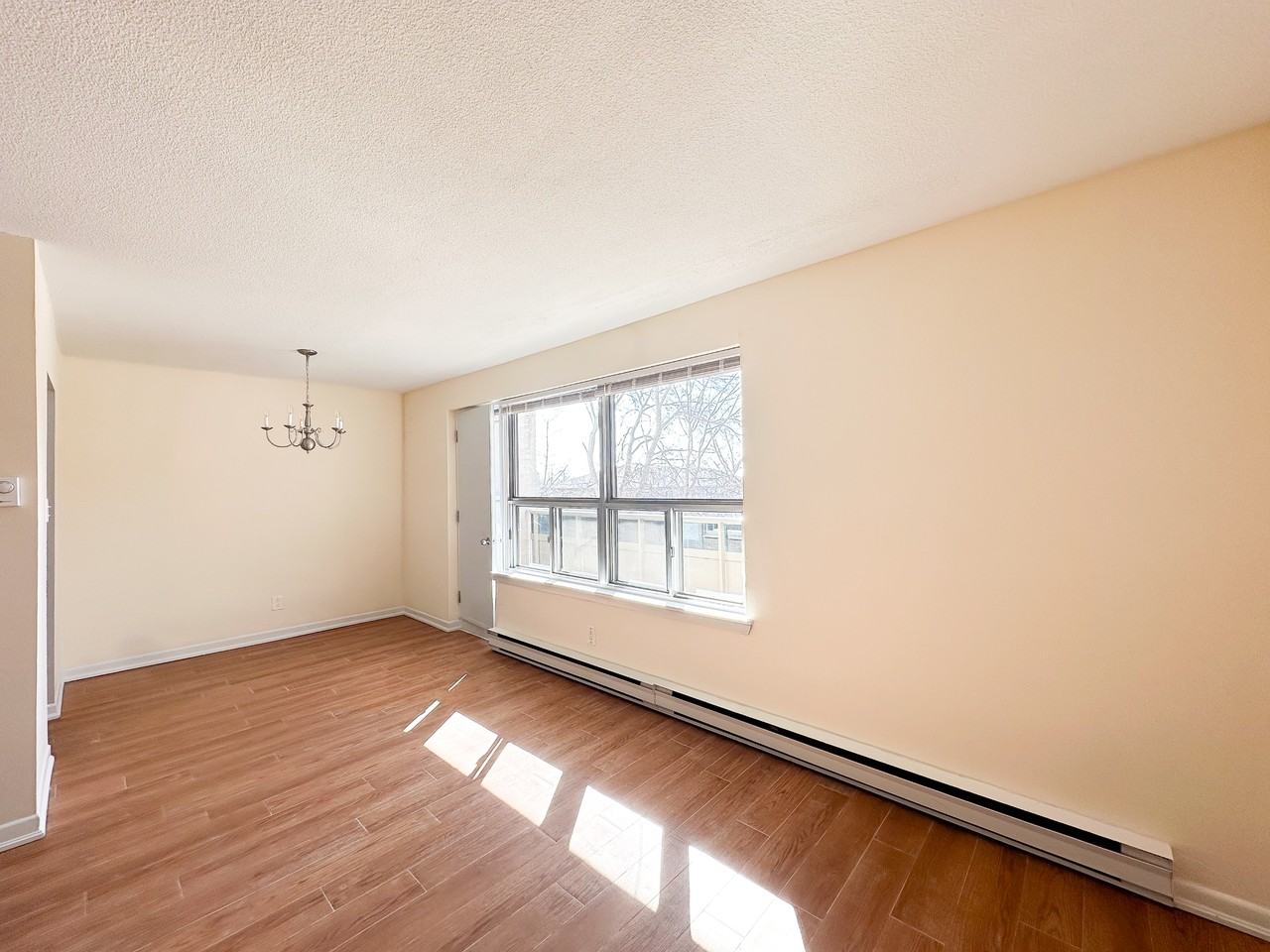 Reedaire Court Apartments - Photo 6 of 27