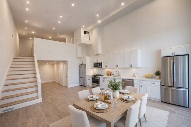 208 KING ST E - Photo 5 of 5