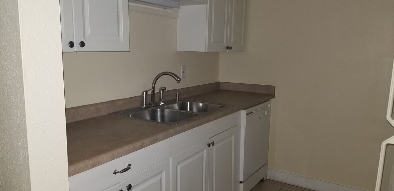 Abbott Acres Apartments - Photo 3 of 17