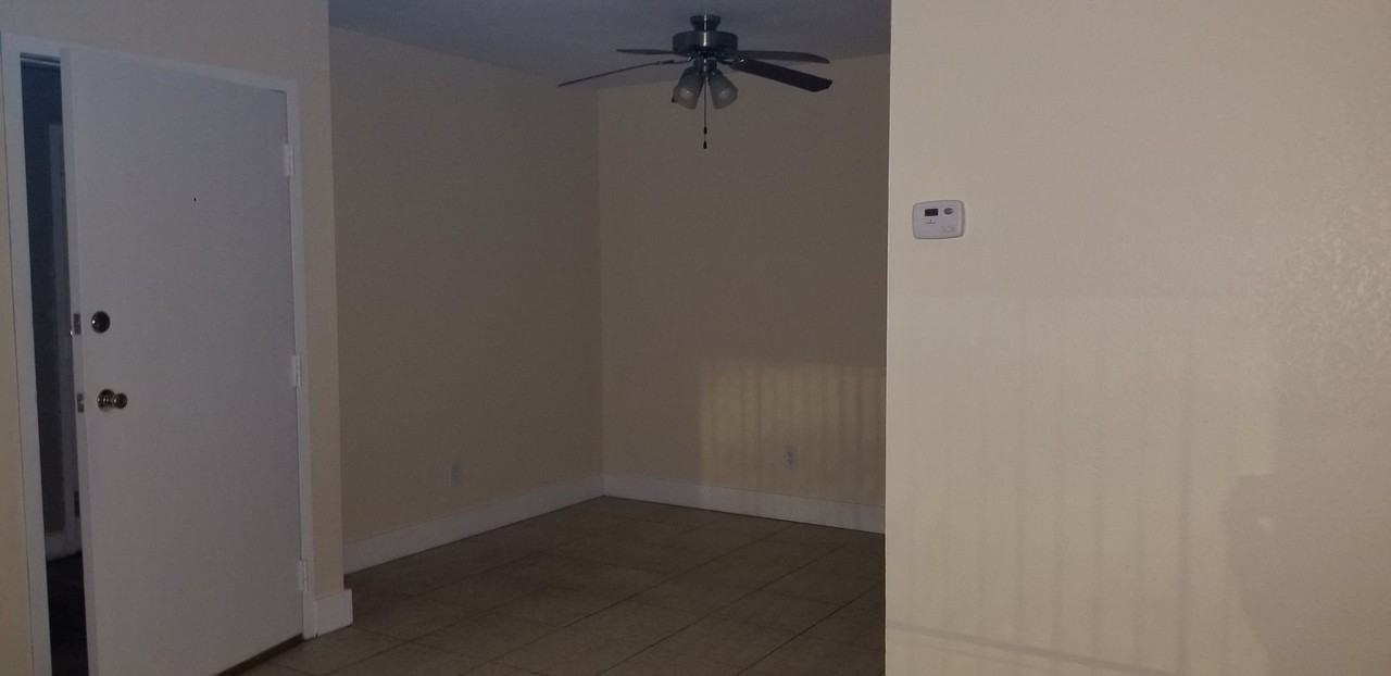 Abbott Acres Apartments - Photo 5 of 17
