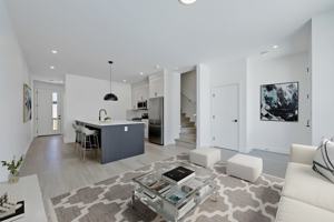 featured image of 239 27 Ave Ne