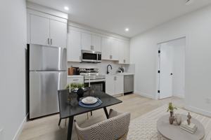 featured image of 239 27 Ave Ne