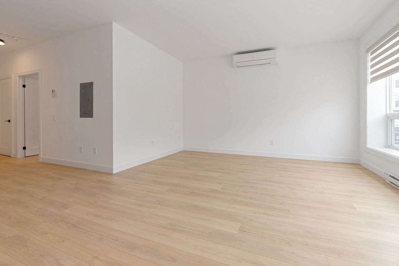 485 Dominion Ave, Midland, ON L4R 1P5, Canada - Photo 3 of 9