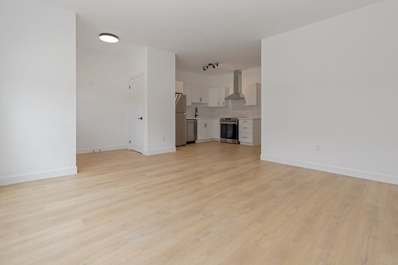 485 Dominion Ave, Midland, ON L4R 1P5, Canada - Photo 7 of 9