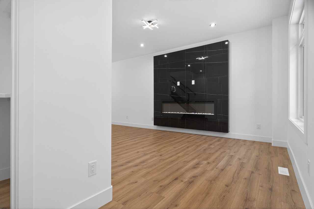 9050 90 Street NW - 4 Bedroom - Photo 2 of 10