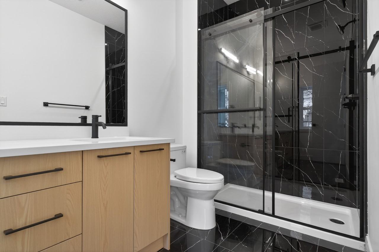 9050 90 Street NW - 4 Bedroom - Photo 7 of 10