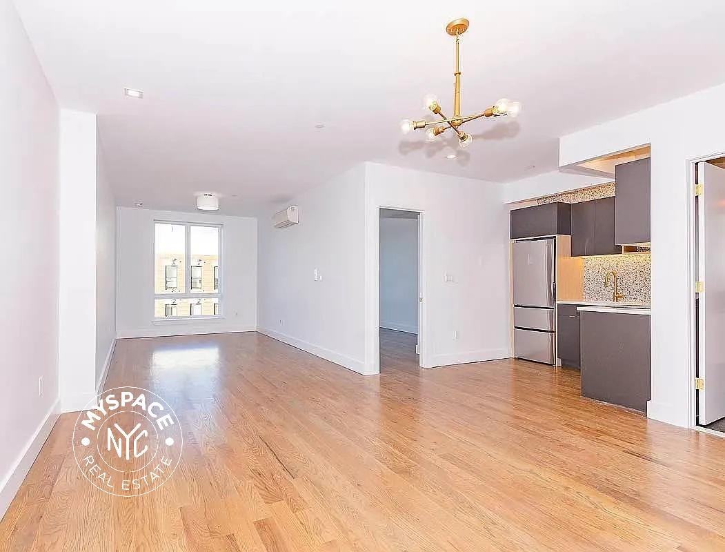 484 Gates Ave #4C - Photo 3 of 4