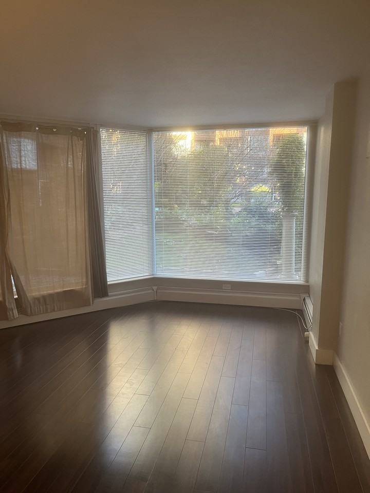 Burrard St & Drake St #222 - Photo 2 of 7