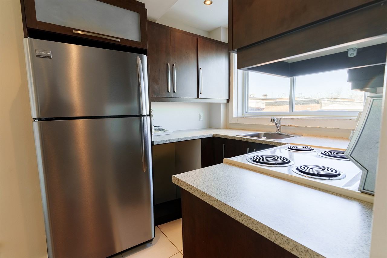 2415 Rue Parthenais #6 - Photo 4 of 13