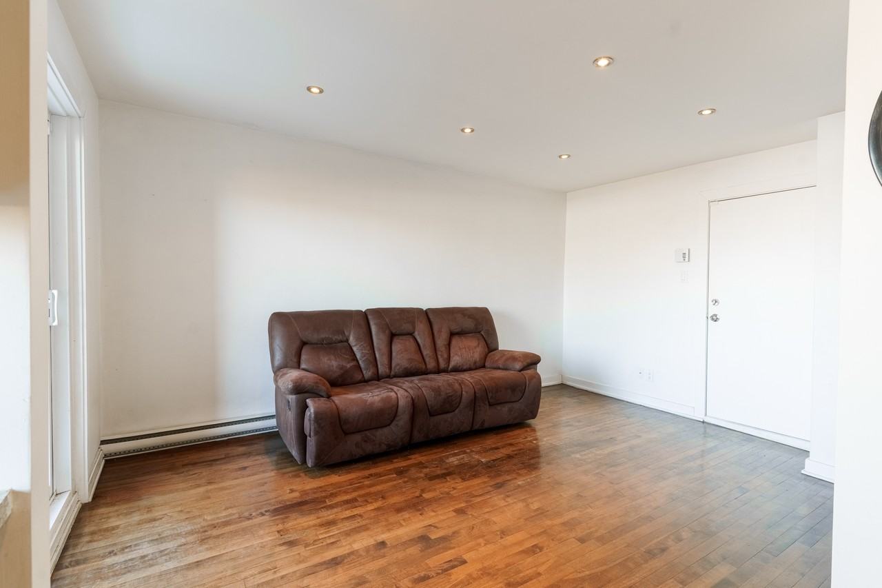 2415 Rue Parthenais #6 - Photo 2 of 13