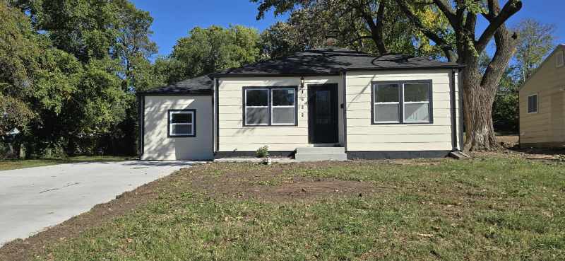 1522 N Estelle Ave - Photo 3 of 6