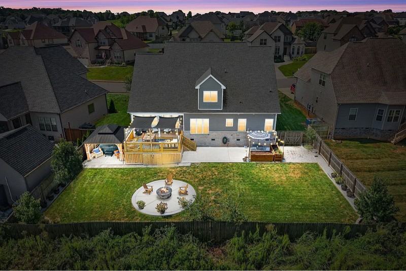 325 Piedmont Pl - Photo 7 of 20