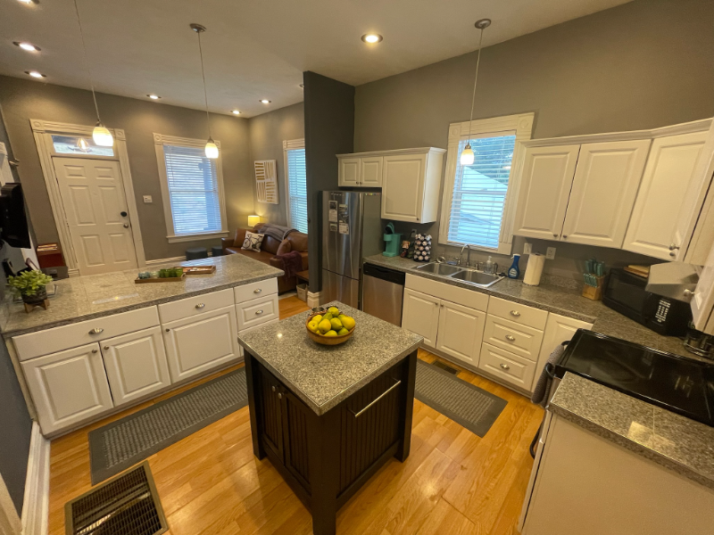 832 Caledonia St - Photo 4 of 18