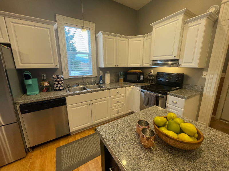 832 Caledonia St - Photo 5 of 18