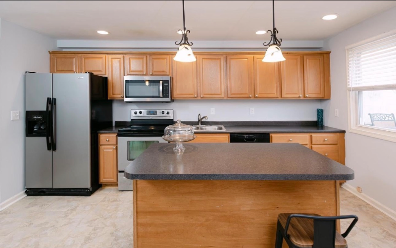 3732 Falls Rd - Photo 4 of 20