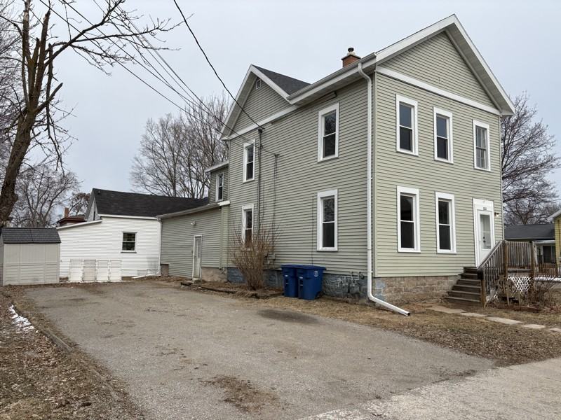 925 Minnesota St - Photo 2 of 19