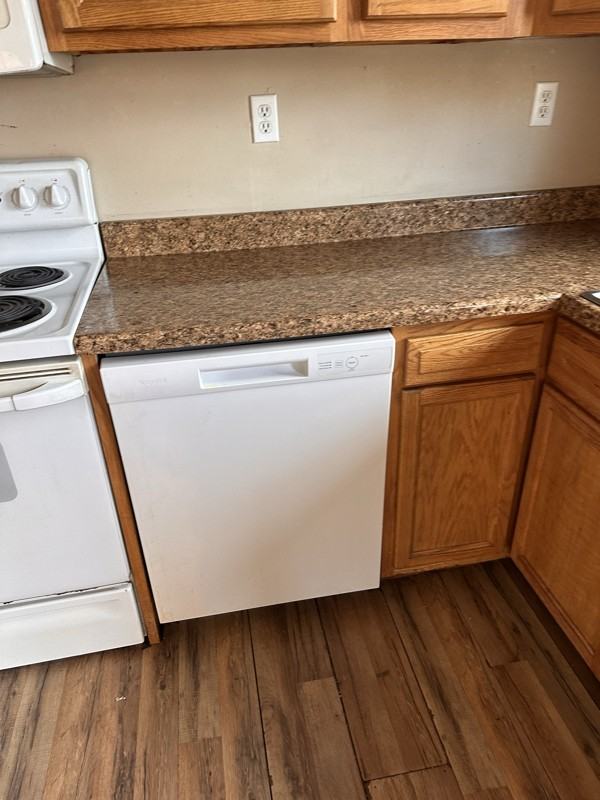 8403 Robin Hill Dr - Photo 6 of 20