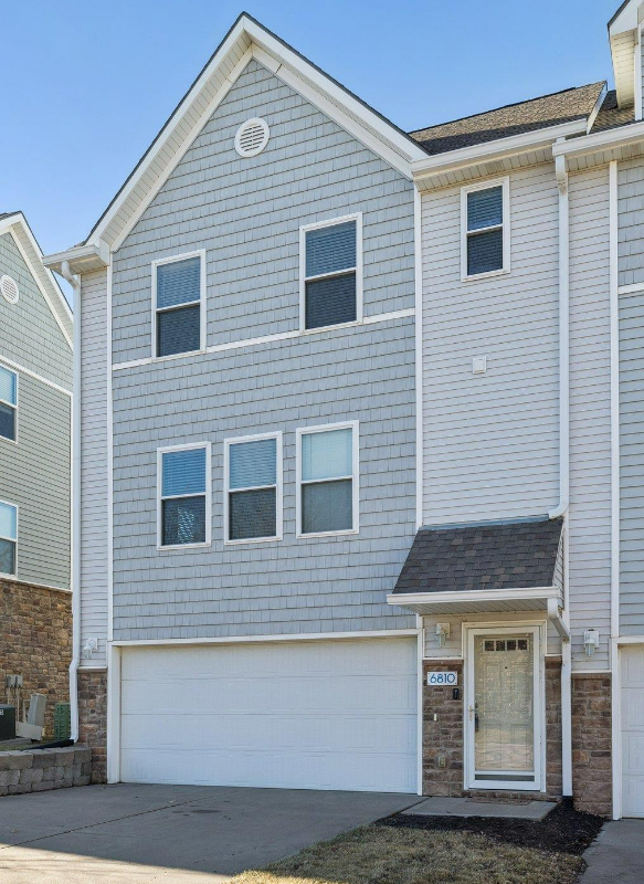 6810 S 182nd Ct - Photo 2 of 16