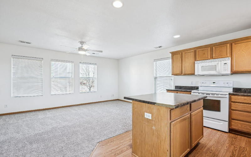 6810 S 182nd Ct - Photo 5 of 16