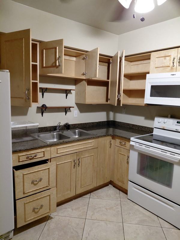 2205 N 23rd Ave - Photo 4 of 12