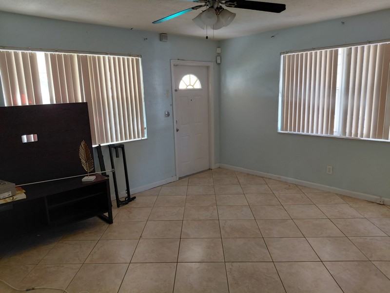 2205 N 23rd Ave - Photo 7 of 12