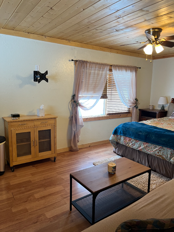 4005 Cedar Ave - Photo 3 of 15