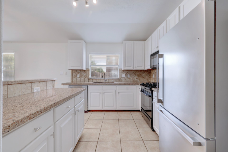 1912 Avante Dr - Photo 5 of 20