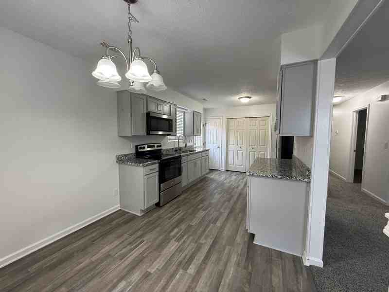 3910 Dunbar Ave - Photo 6 of 10